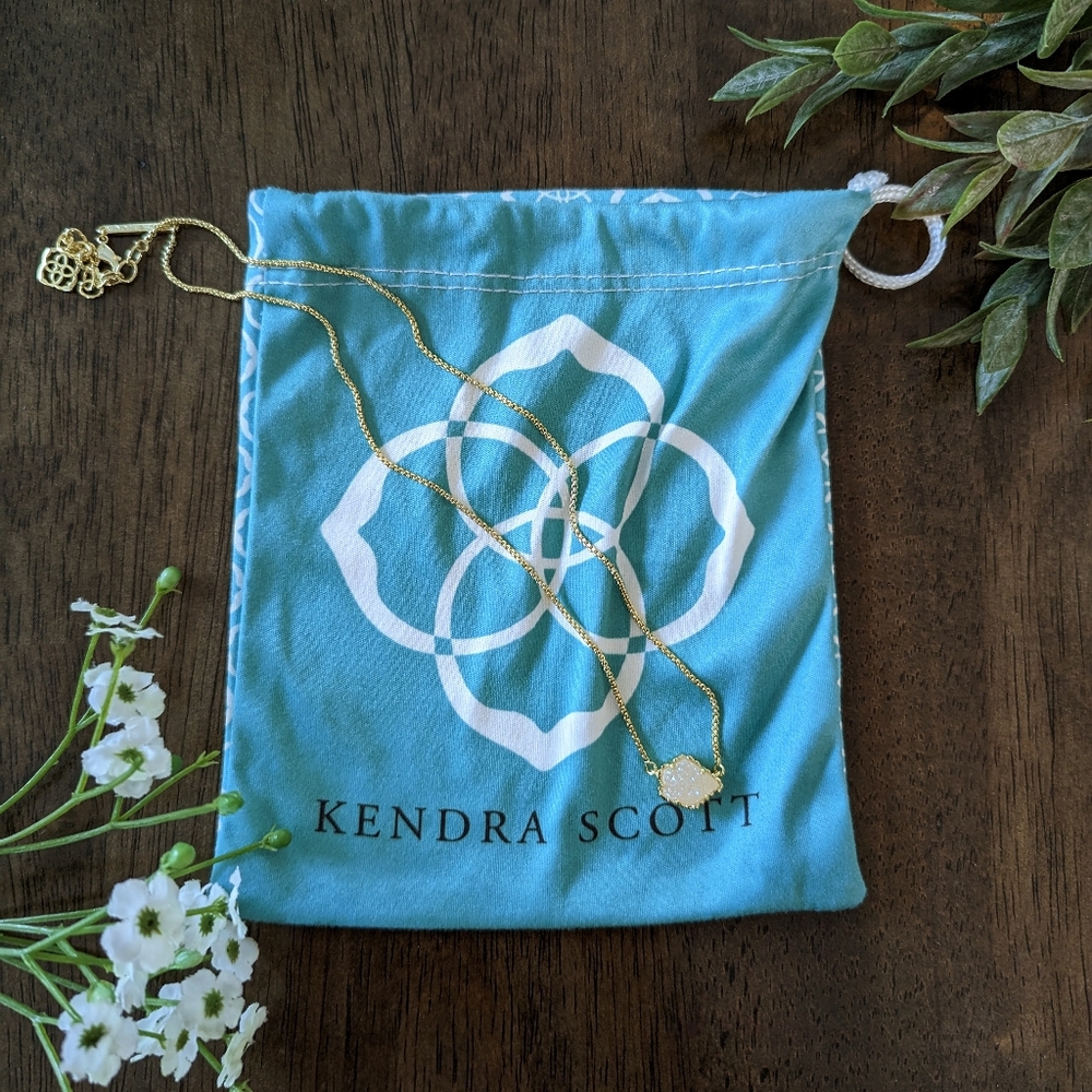 Kendra Scott NWOT Tess Pendant Necklace in Iridescent Drusy